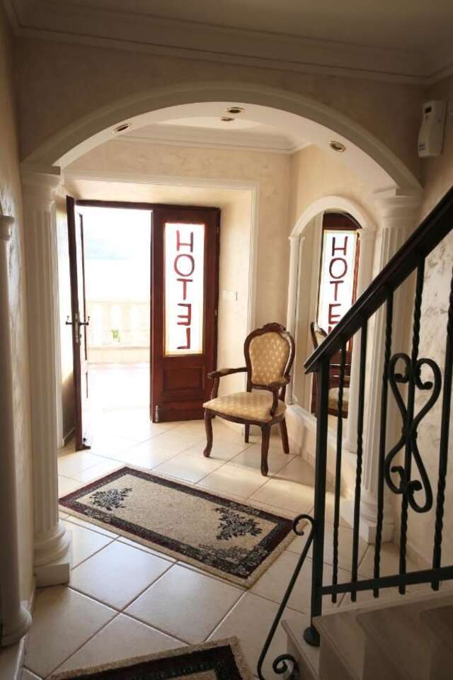 Отель Hotel Admiral Пераст-47